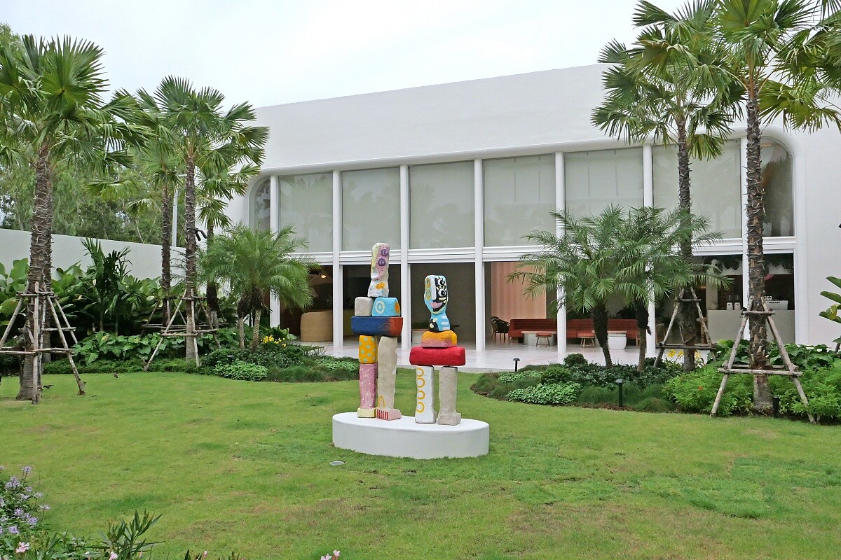 Chlo&eacute; Kelly Miller 的石雕作品《Unity of the Double》。