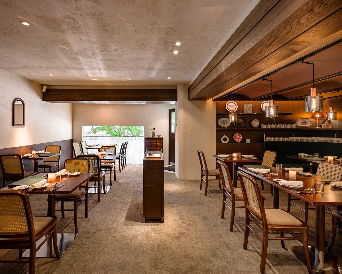 用餐區以工作檯為劃分。