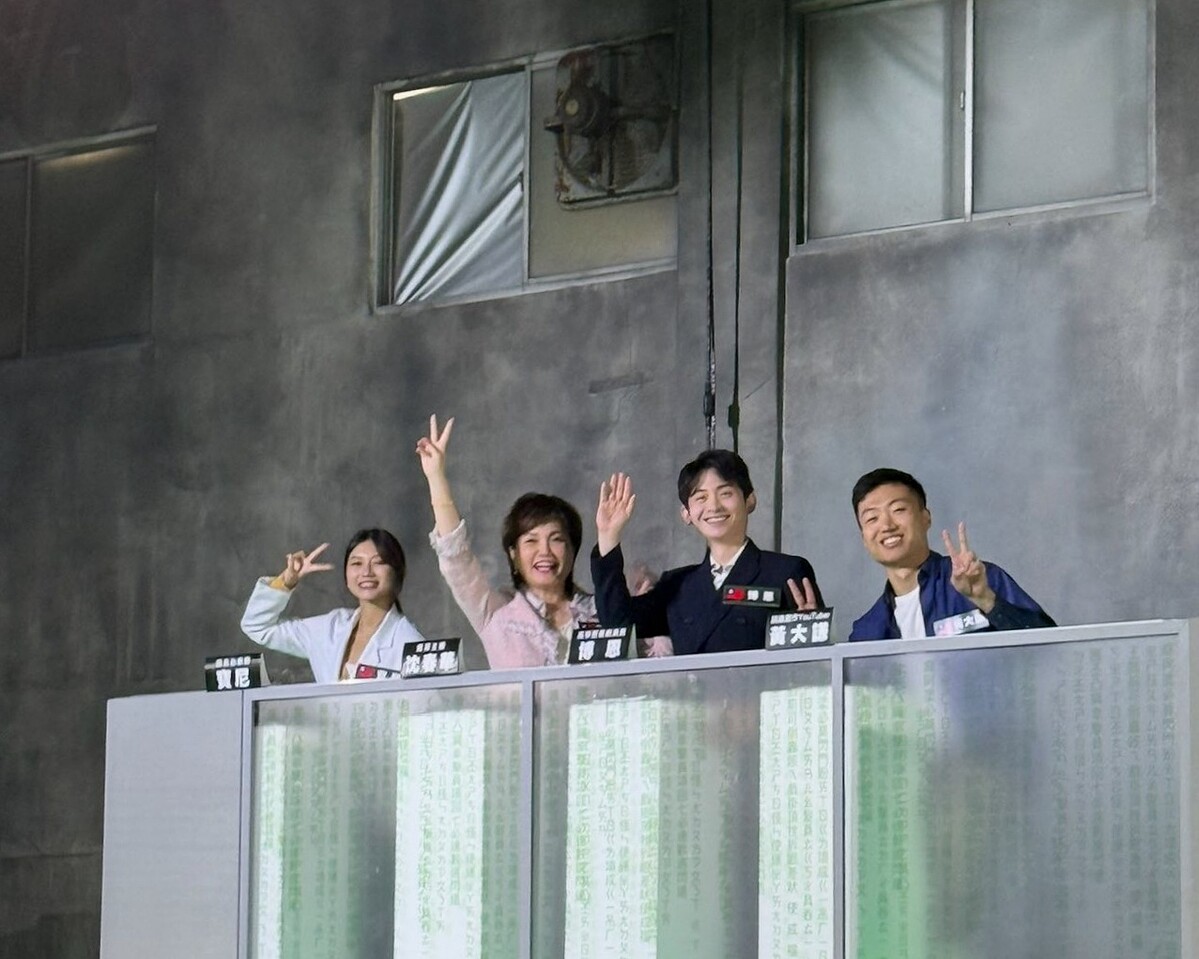 邀請知名資深主播沈春華、喜劇脫口秀博恩、知名YouTuber黃大謙、健美語言治療師寶尼擔任評審。