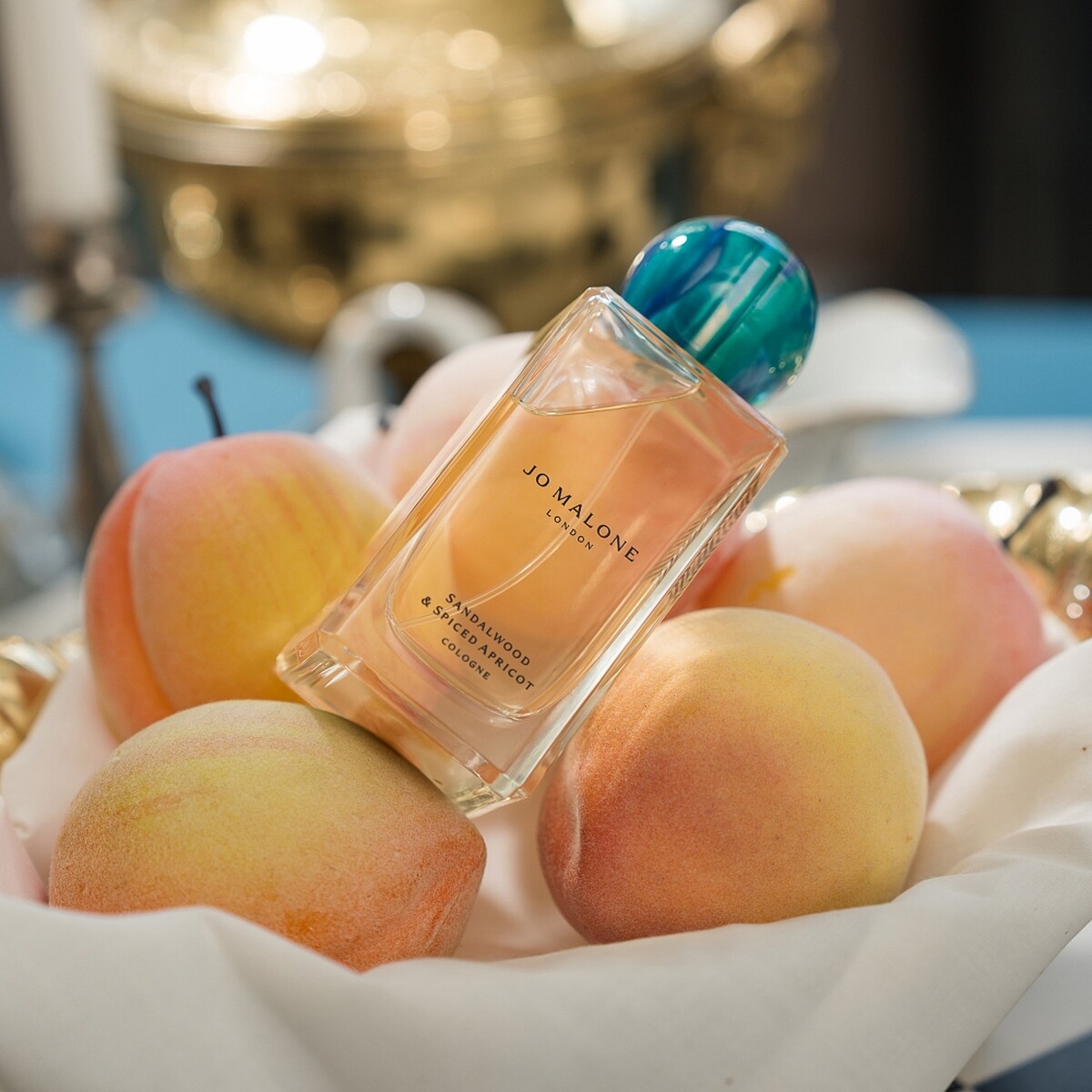 Jo Malone London秋冬限定派對系列檀香木與蜜漬杏桃香水30ml，NT3,050、 50ml，NT4,350、100ml，NT6,100