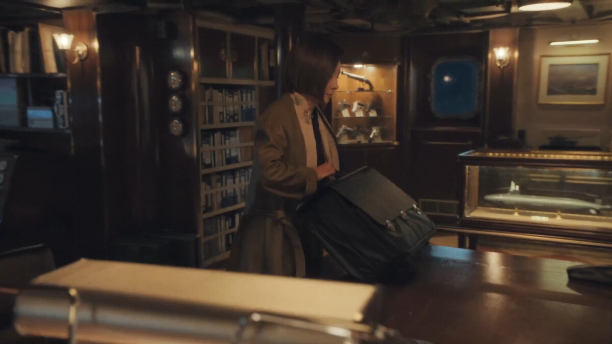 林玉善拿出傳說中的手提箱