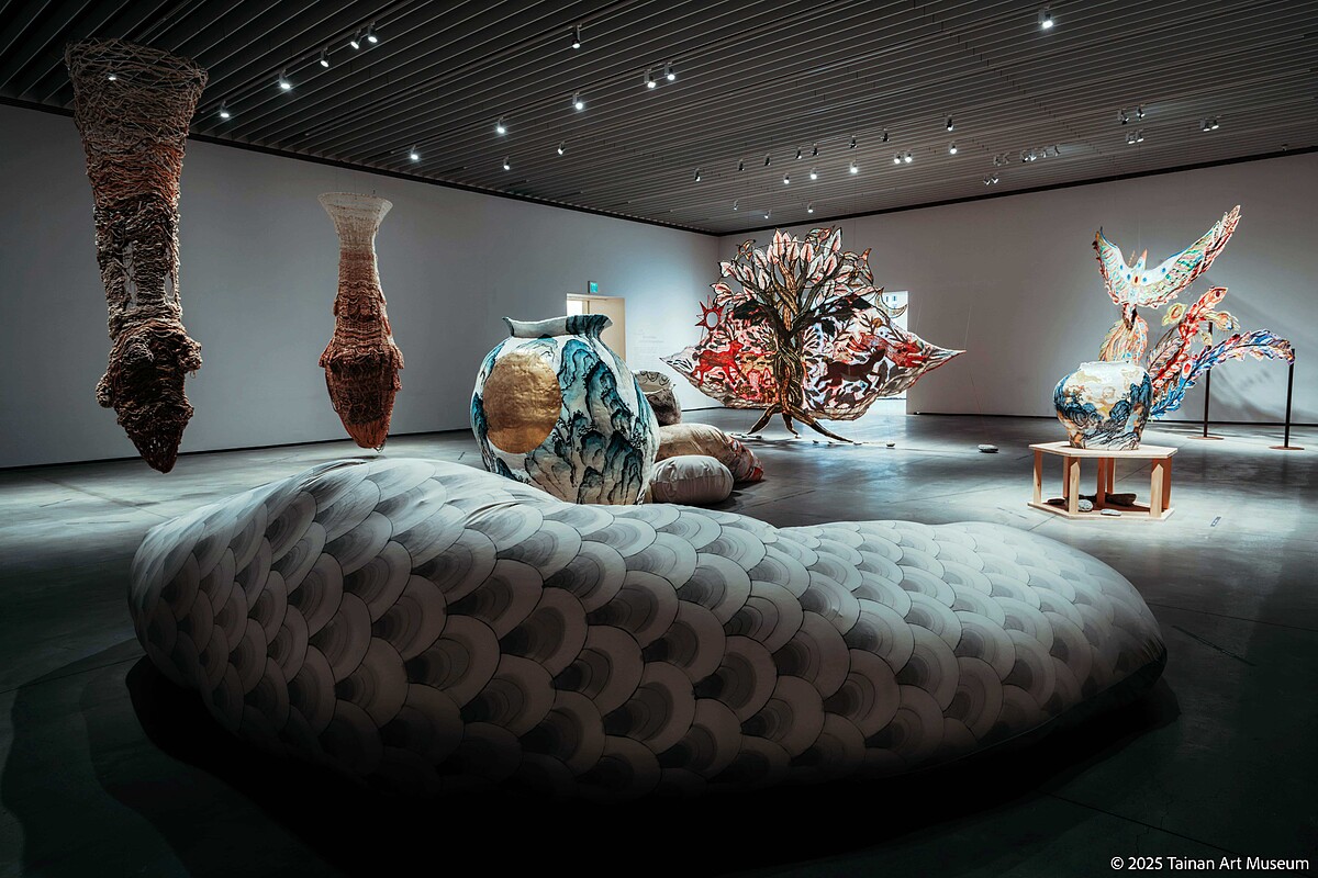 「皮膚與內臟:自己、世界、時間」10/3 開展