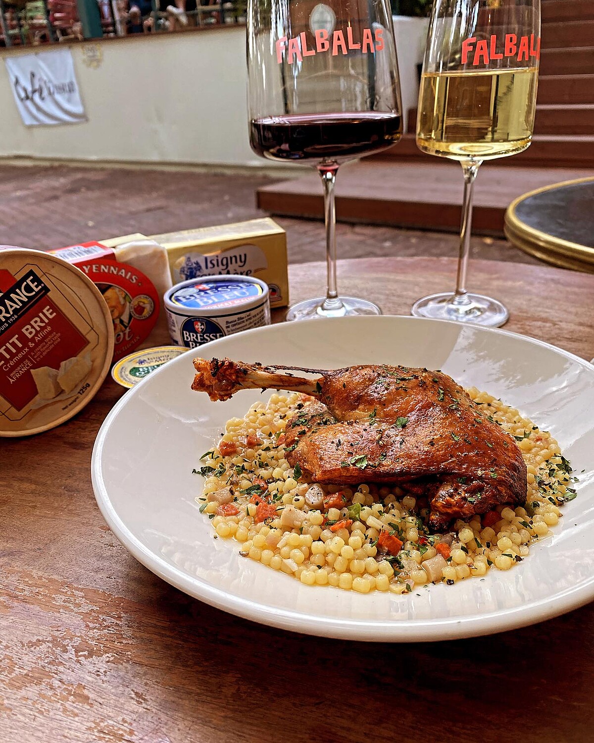 FALBALAS的代表餐點法式油封鴨腿(Photo/IG)。