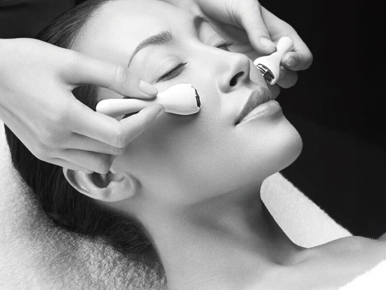 BEING spa肌因鑽白美顏課程中使用到晶鑽滾輪。