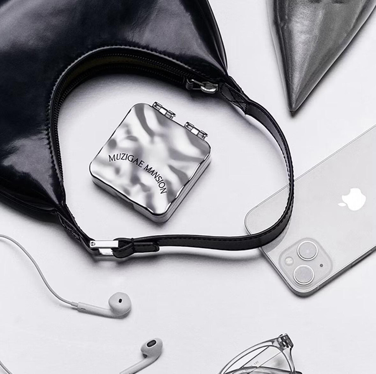  Muzigae Mansion 波光鏡面蜜粉吸油面紙，70張 NT532。