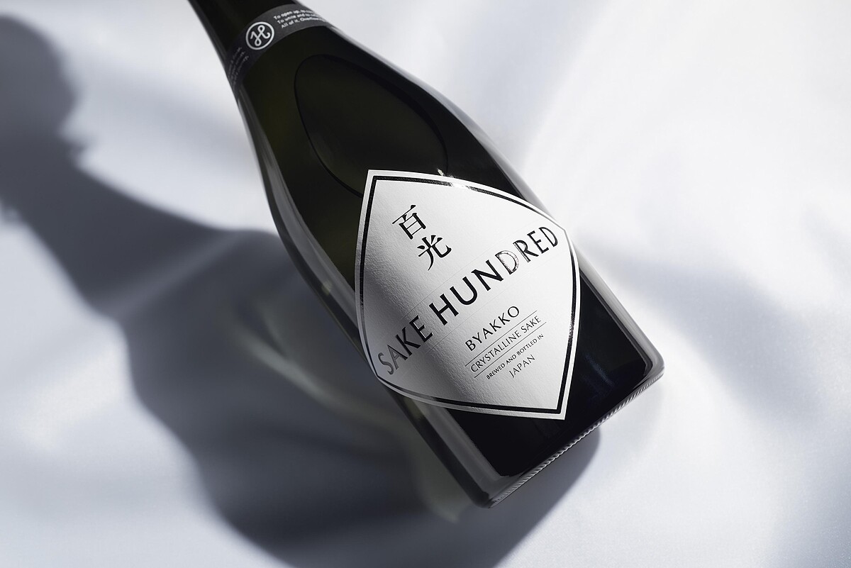 美麗佳人提醒您：喝酒不開車，飲酒過量有礙健康