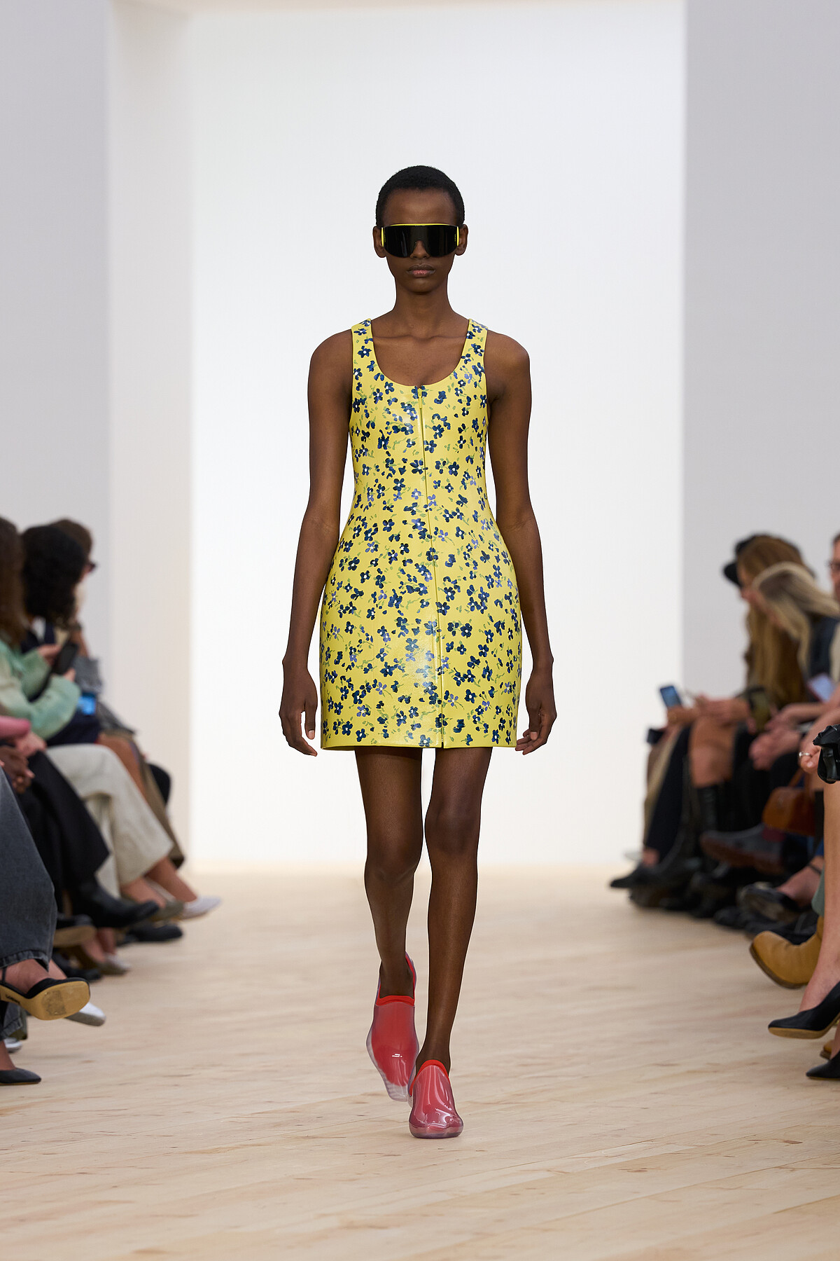 LoeweSS26系列作品。