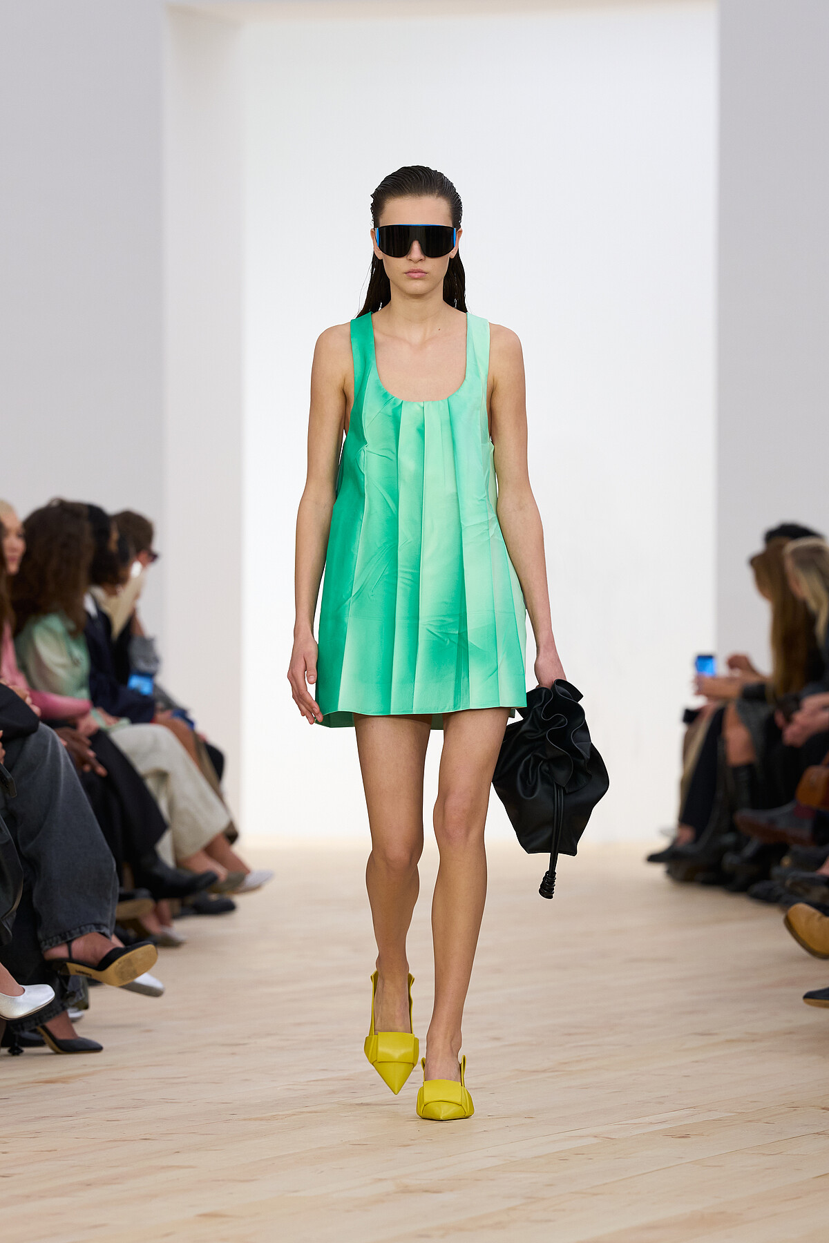 LoeweSS26系列作品。