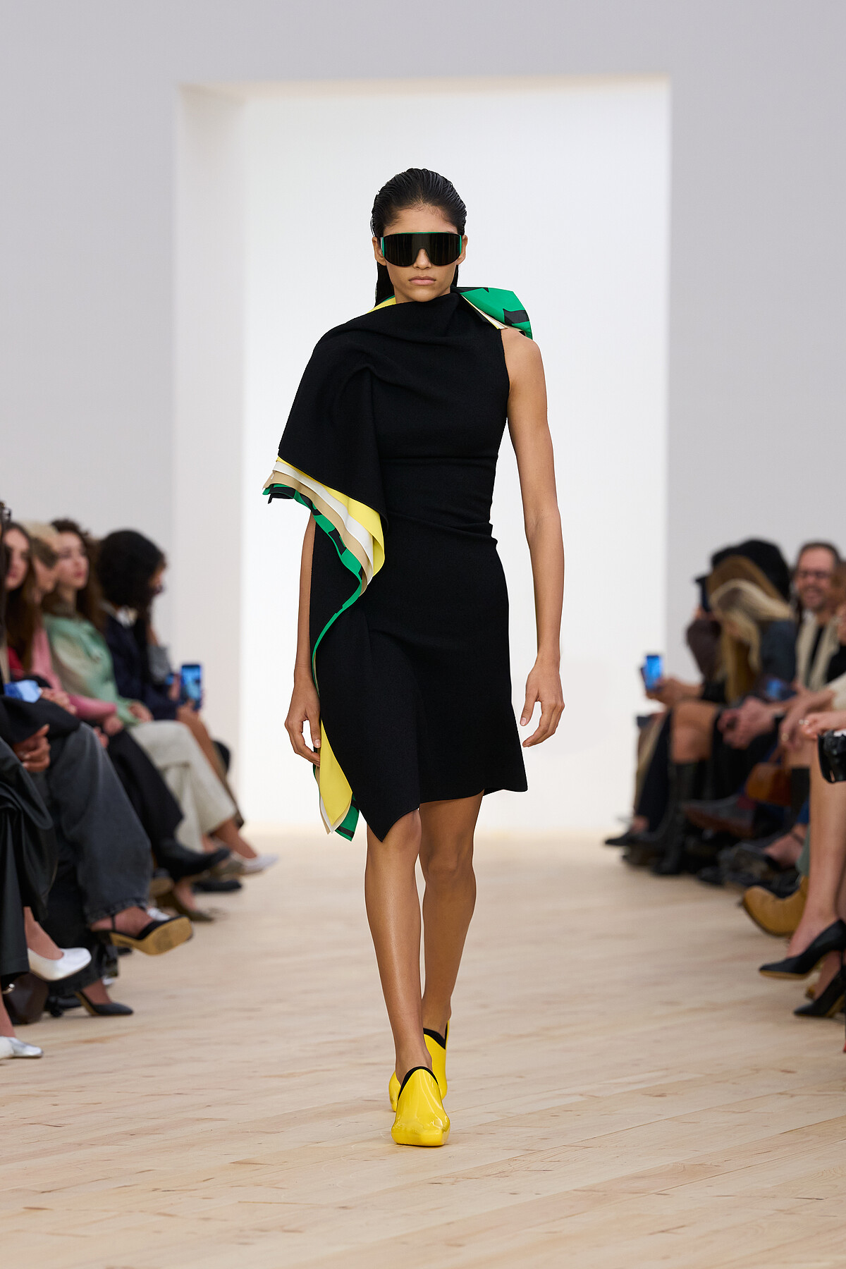 LoeweSS26系列造型。