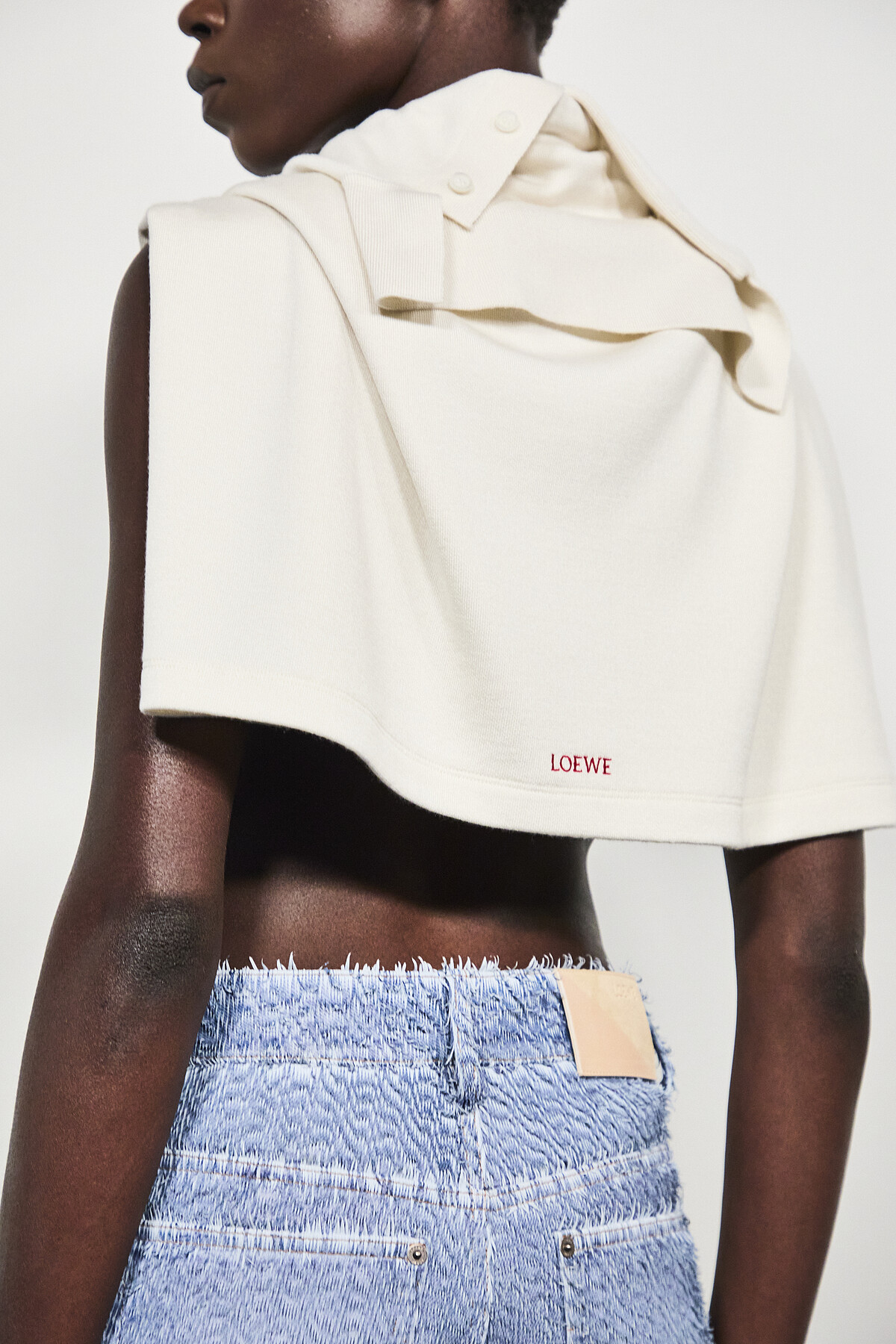 LoeweSS26系列造型。