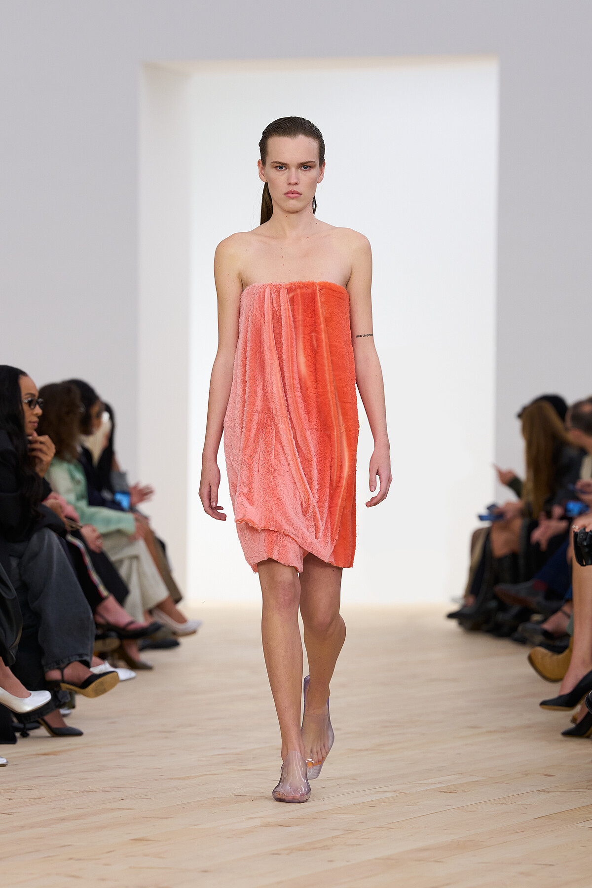 LoeweSS26系列造型。