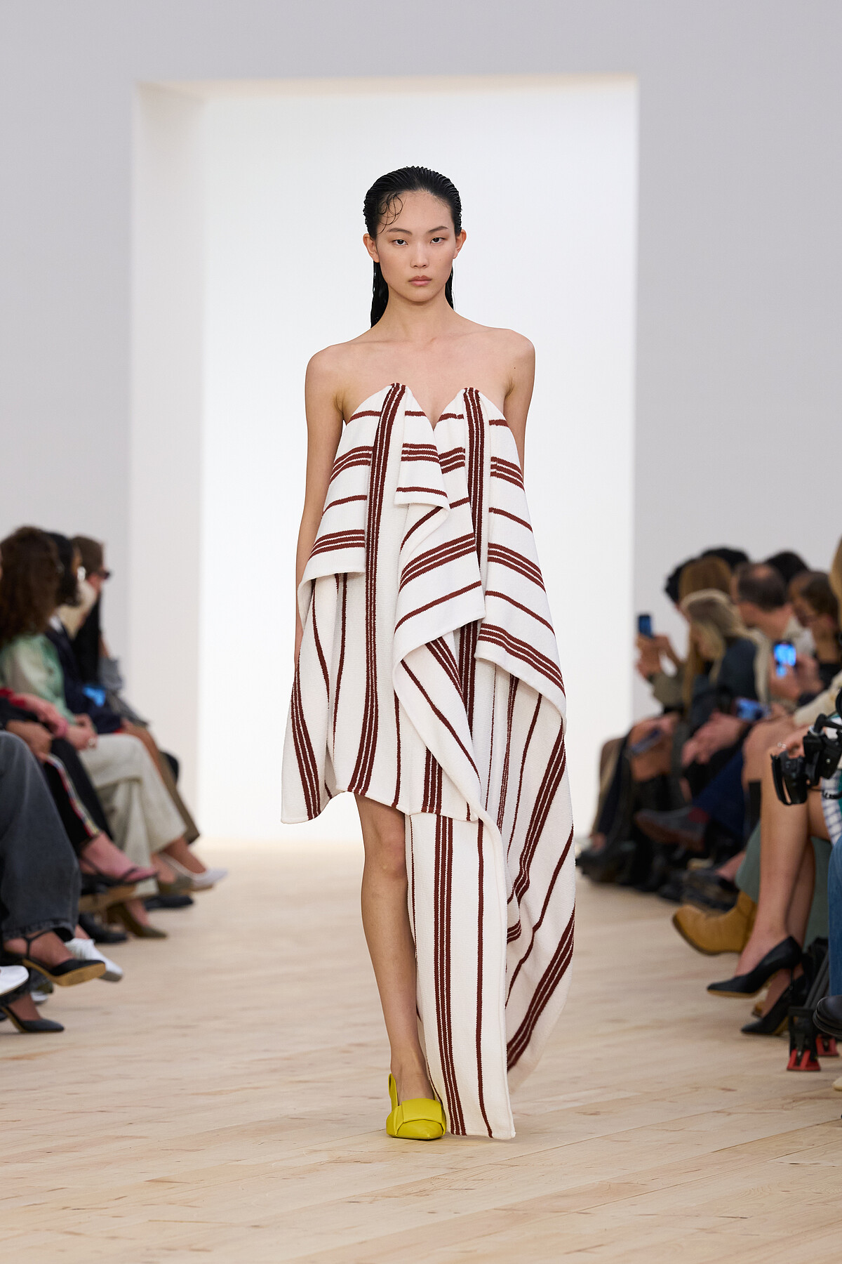 LoeweSS26系列造型。