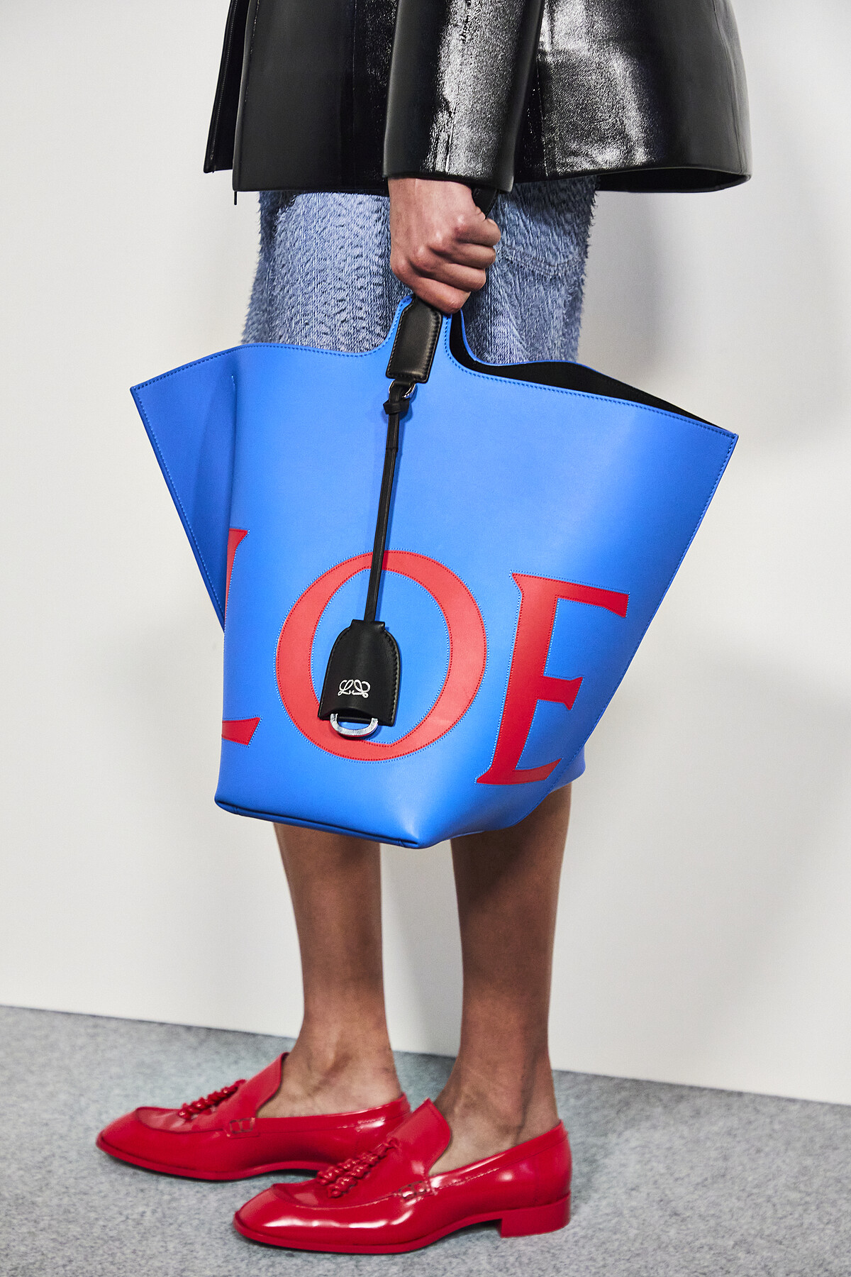 LoeweSS26系列造型。