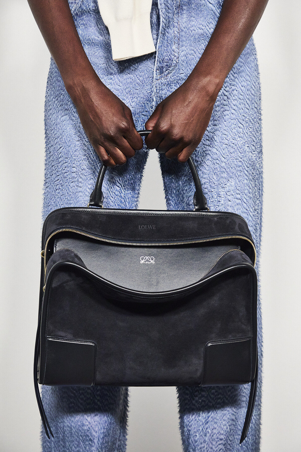 LoeweSS26系列造型。