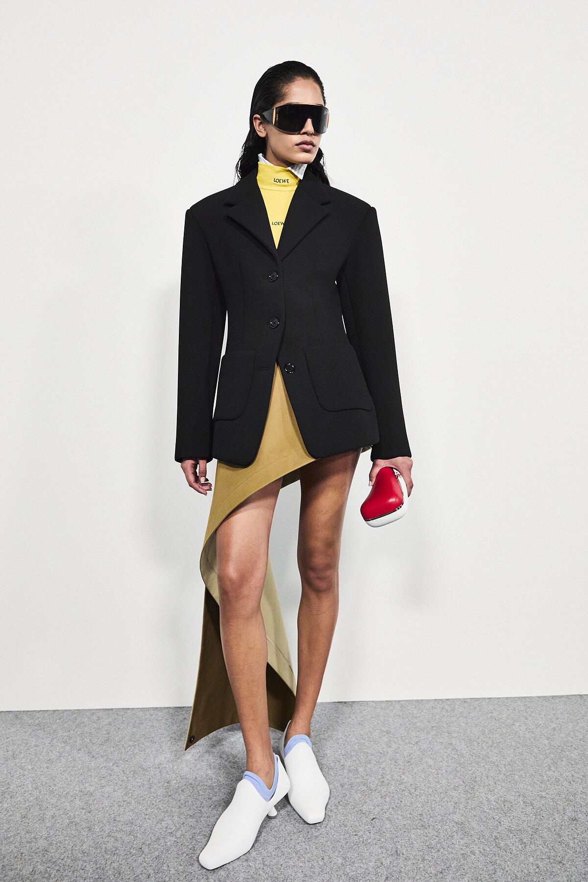 LoeweSS26系列造型。