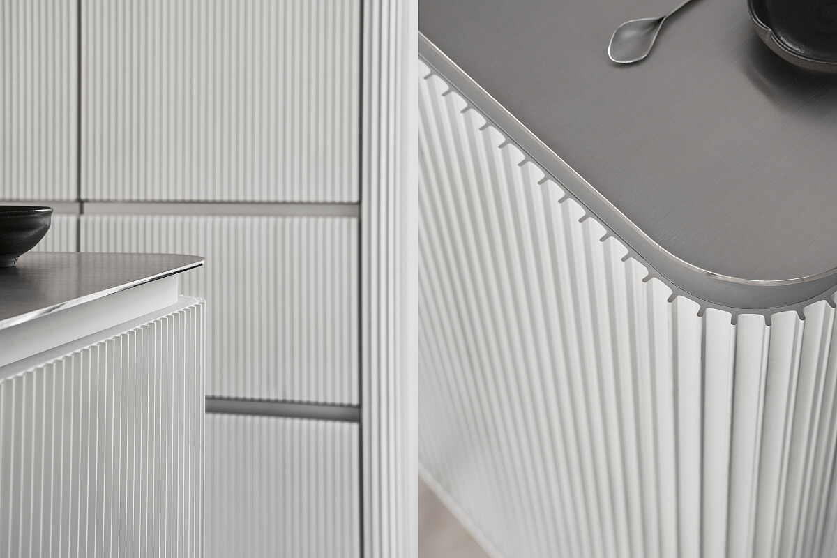 圓潤的轉角削弱了金屬的剛硬感。