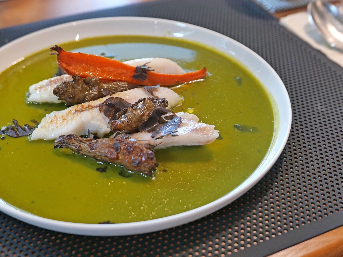 風格簡約直接的主菜。