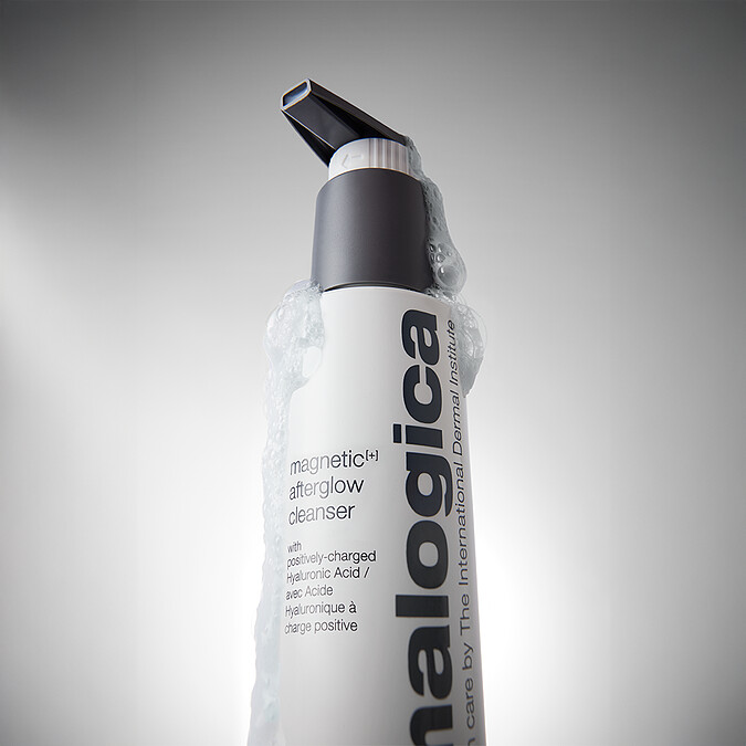 dermalogica德卡磁光晶透潔膚乳情境圖。