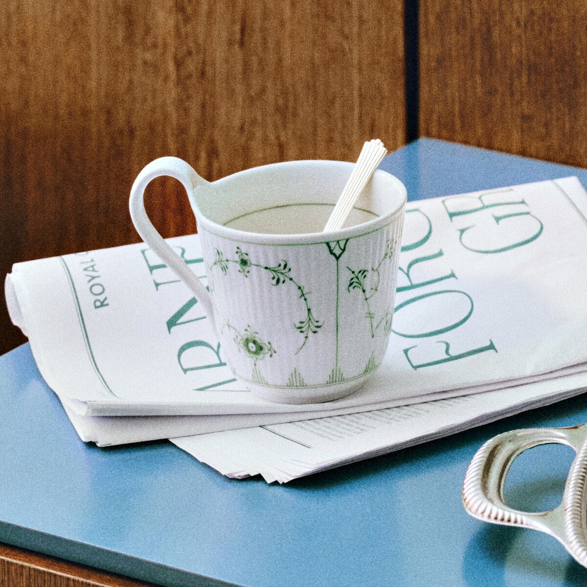 由丹麥建築師 Arne Jacobsen 重新詮釋傳統花紋。