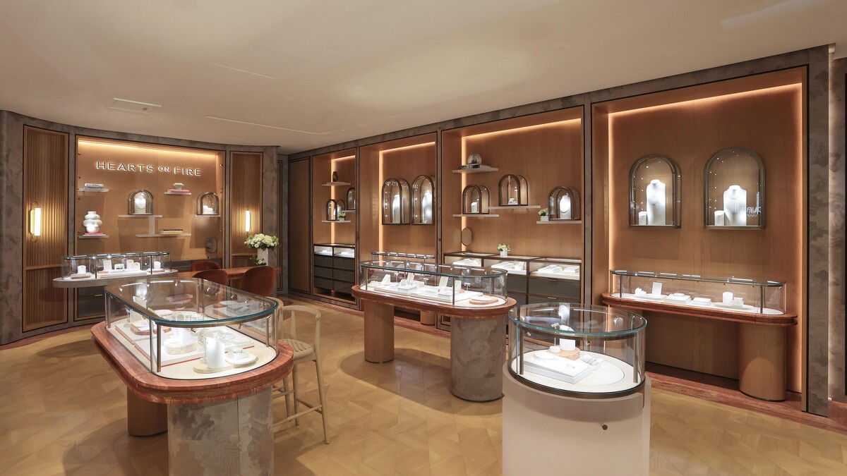 Hearts On Fire 微風信義精品店以「品味寓所」概念重塑整修揭幕，為品牌形象帶來明亮摩登的嶄新氣息