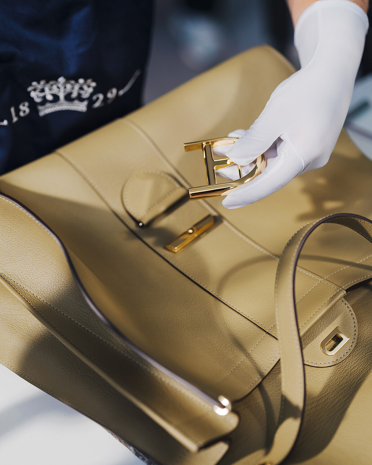 Delvaux Brillant Tempo製作過程非常嚴謹。