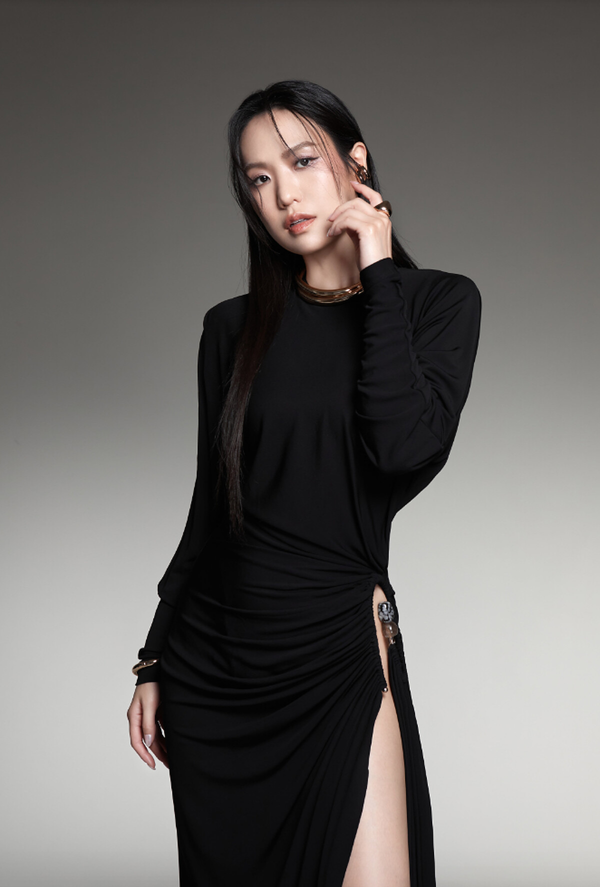 《回魂計》片尾曲〈Broken World〉由孫盛希Shi Shi演唱