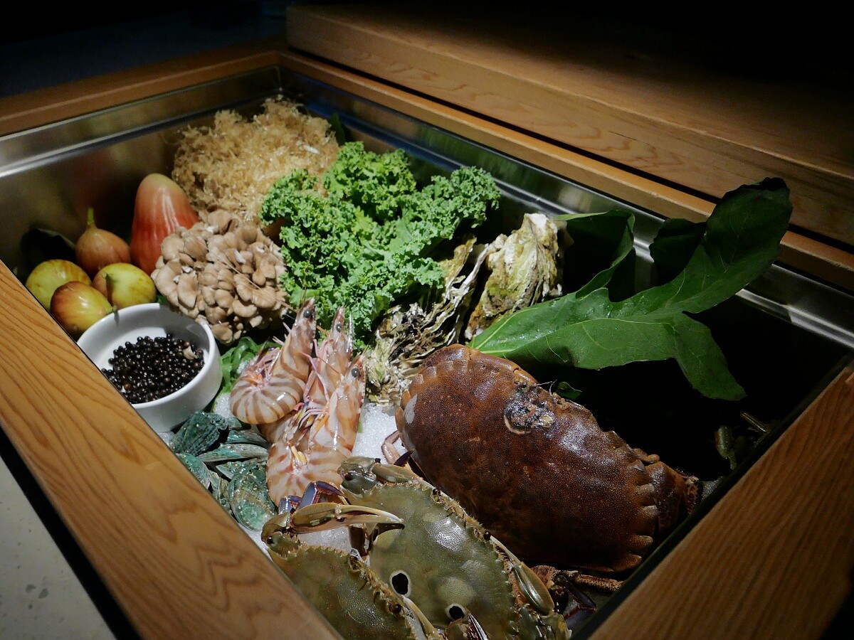 餐會選用的食材展示箱。