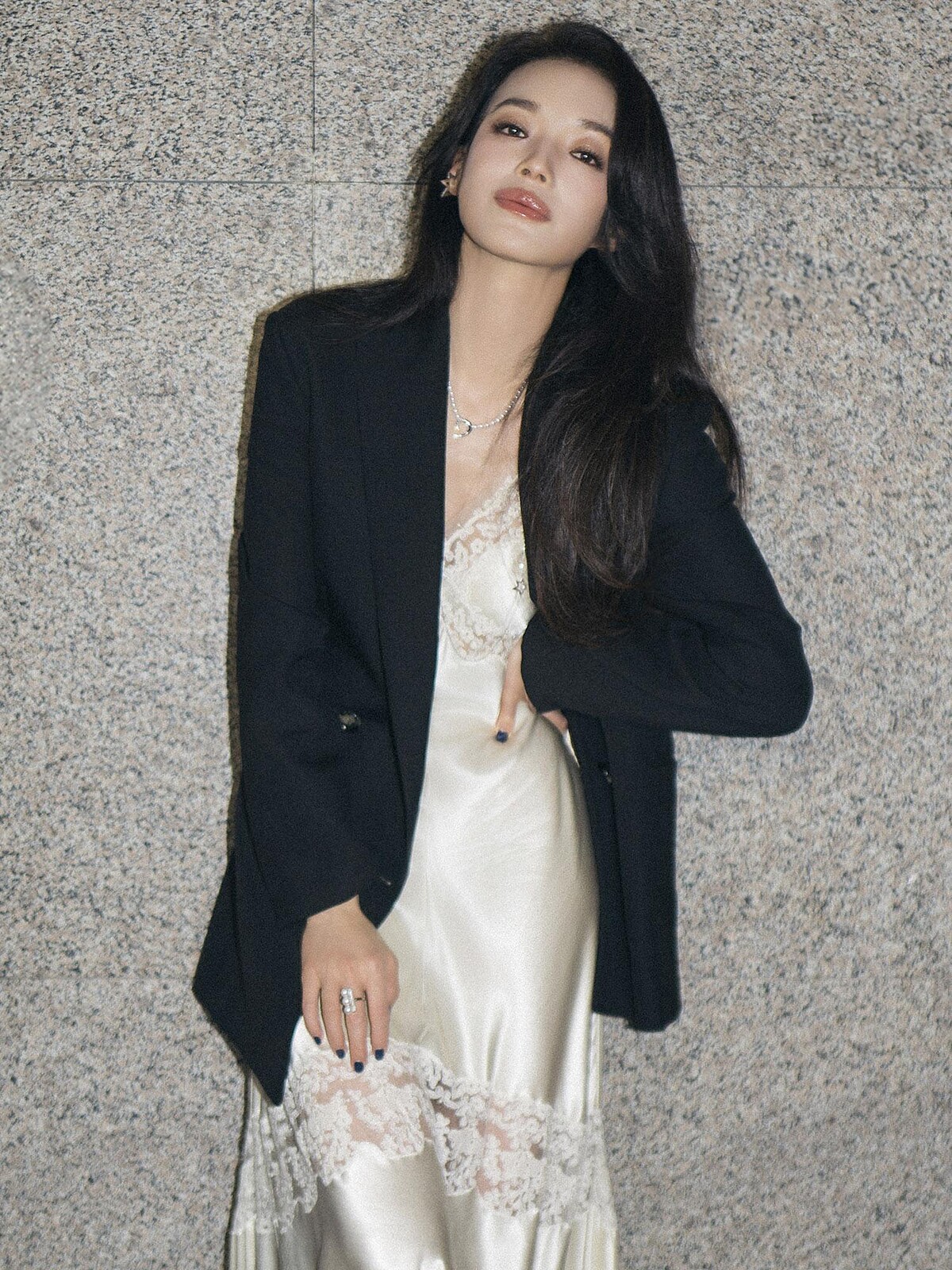 舒淇出席第30屆釜山國際影展 Netflix 原創影集《回魂計》全球首映