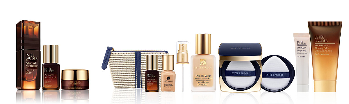 (左)雅詩蘭黛 小棕眼入門組(特潤超導4D抗皺緊實眼萃15ml即贈特潤超導全方位修護露 7ml、特潤全能修護亮眼霜 3ml)，建議售價NT$3,780(原價NT$5,473，69折) /(右)雅詩蘭黛 粉持久完美妝容組(推薦購買粉持久完美持妝粉底SPF10/PA++30ml與粉持久完美鎖妝氣墊粉餅SPF45/PA+++即贈特潤超導醒膚潔顏蜜 30ml、特潤超導全方位修護露7ml、粉持久天生美肌乖乖乳 SPF20 PA++ 15ml、粉持久完美持妝粉底SPF10 Bone 7ml、藍調亞麻收納包、粉持久金色壓頭)，NT$4,770 (原價NT$8,916，53折)。