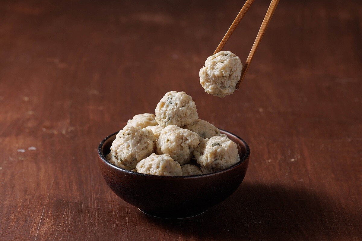 單點的熱門品項「手工雞肉丸」。