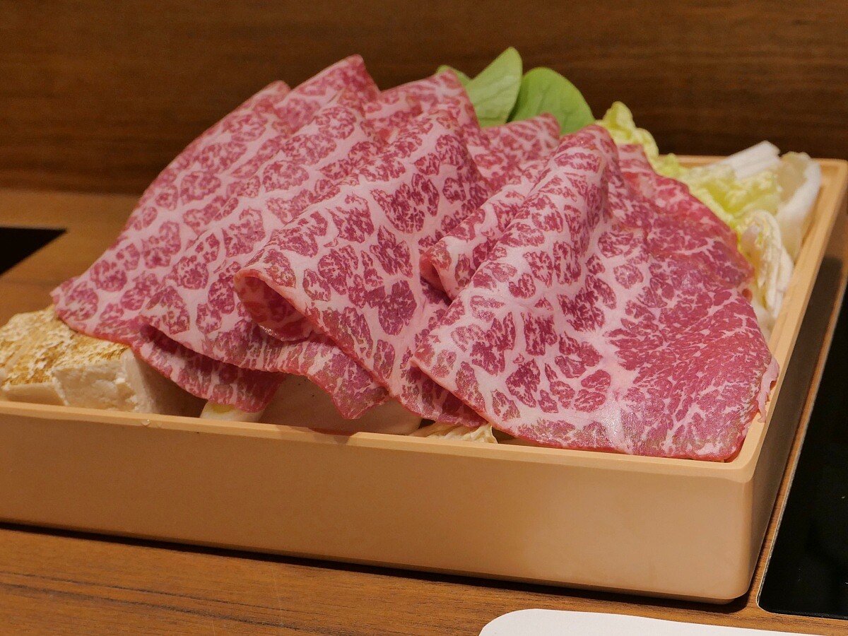 「牛喜」以合理價格提供頂級食材。