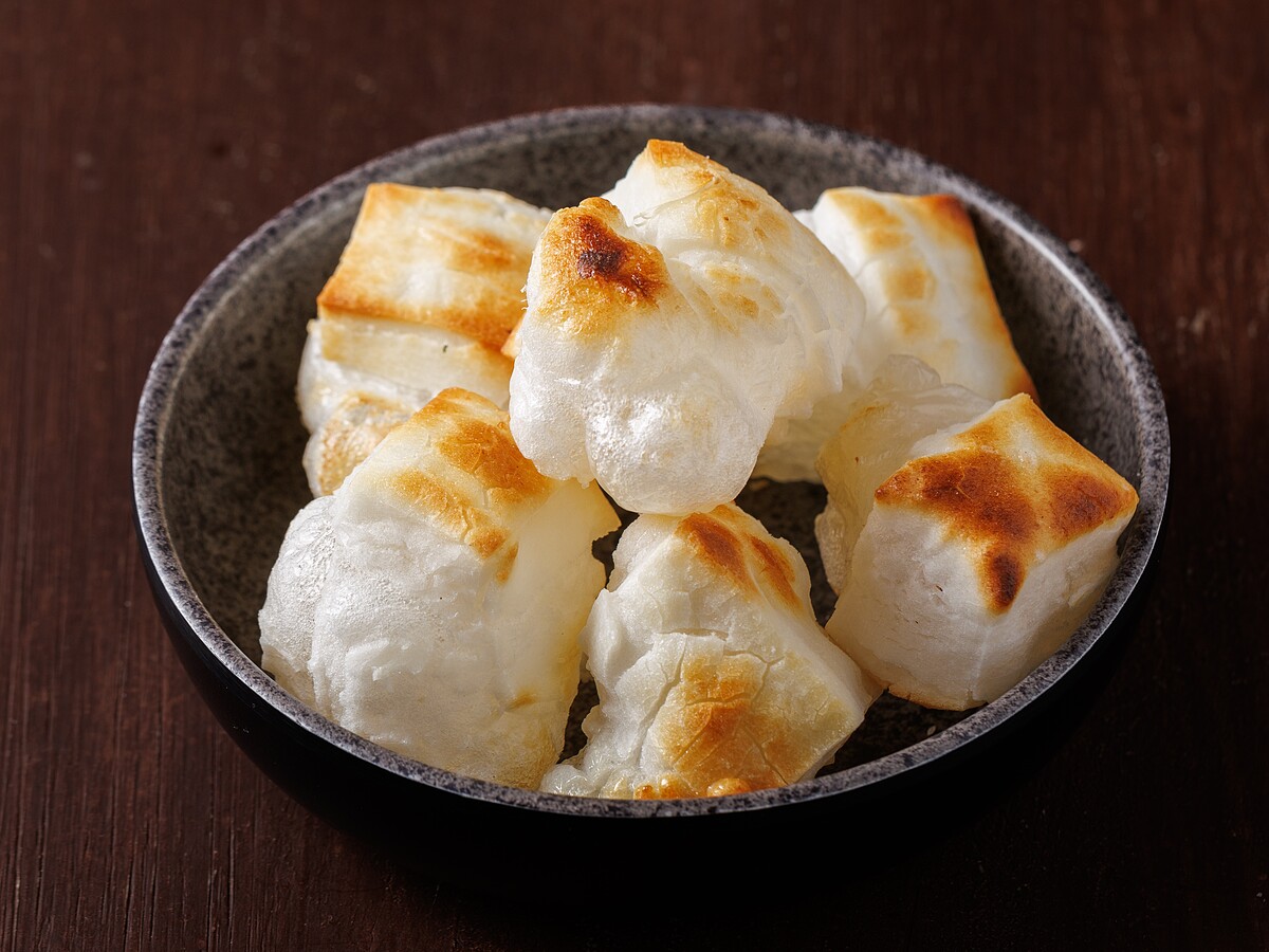 菜盤中的烤年糕也是美味關鍵。