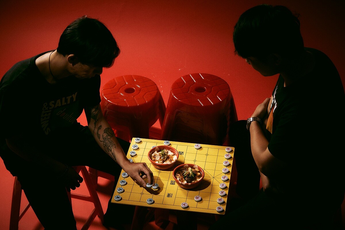 他們從最基本的豆花製法開始反覆實驗，較真的程度讓人驚嘆。