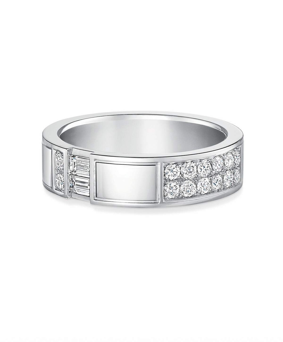 海瑞溫斯頓 Traffic寬版鑽石戒指 共鑲嵌2顆長型切工鑽石和14顆圓形明亮式切工鑽石，悉心鑲嵌於鉑金底座，總重約0.46克拉。