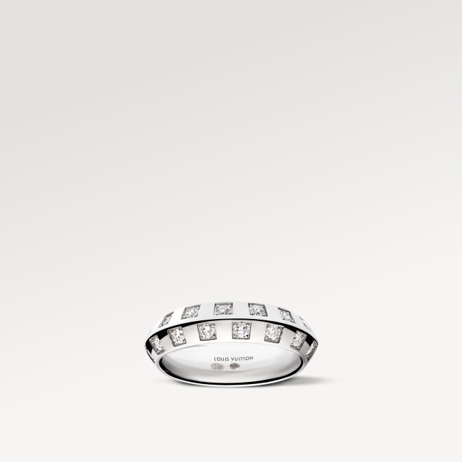 【鳳小岳】Le Damier de Louis Vuitton 戒指 - 配白K金及鑽石，5.5毫米，26顆鑽石，約重0.6克拉 $250,000