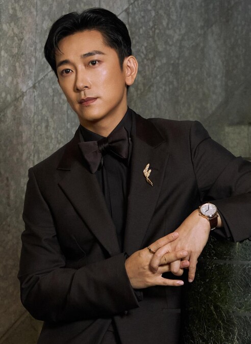 施名帥佩戴朗格錶與Chaumet珠寶亮相第60屆金鐘獎