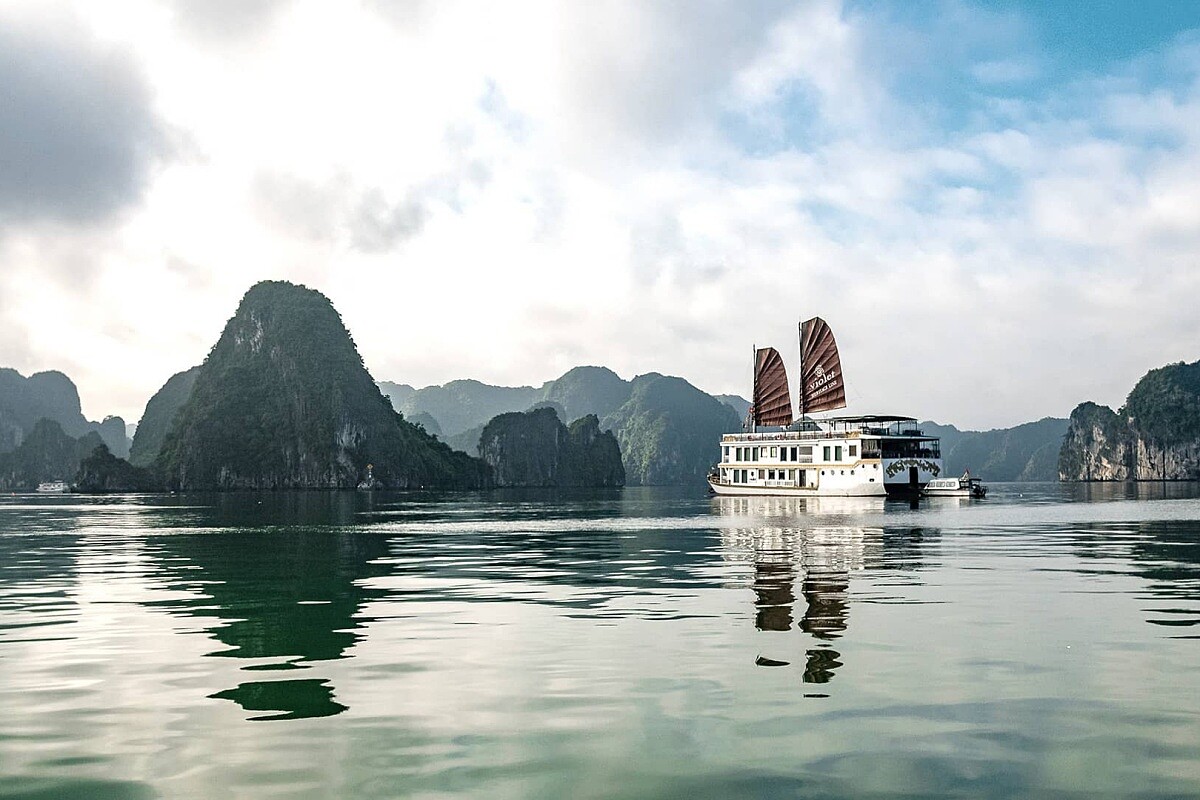 2009年就推出全台唯一的「下龍灣移動 Villa」，引起旅遊界轟動。