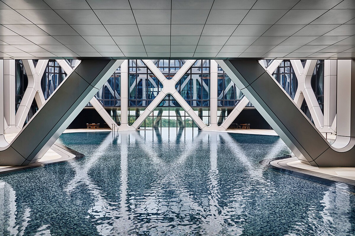 Morpheus 摩珀斯 40 樓天際泳池