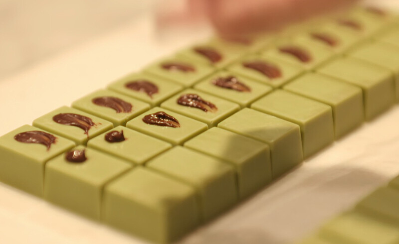 《浪漫匿名者》改良後的山葵巧克力 &copy;Netflix