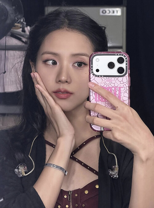 Jisoo @IG