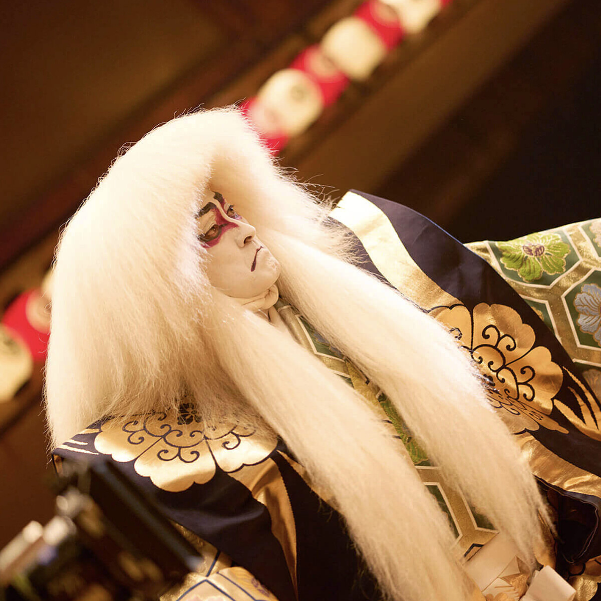 歌舞伎中的獨特妝法叫做「隈取」。