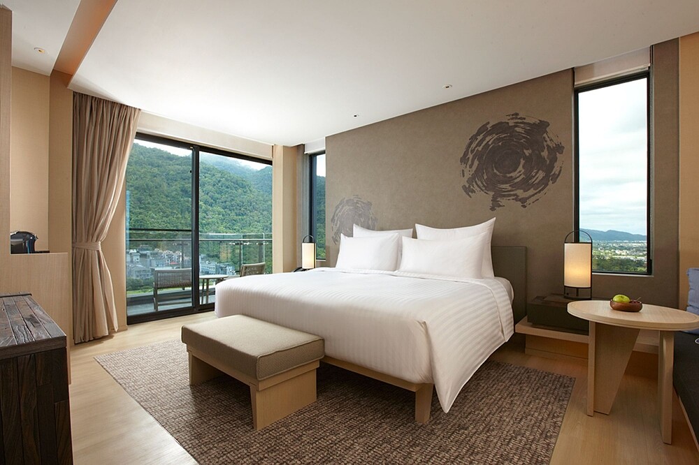 Atelier Cologne法國歐瓏攜手宜蘭礁溪寒沐酒店推出「無極烏龍香氛主題房」，其中的迎曦閣房型。