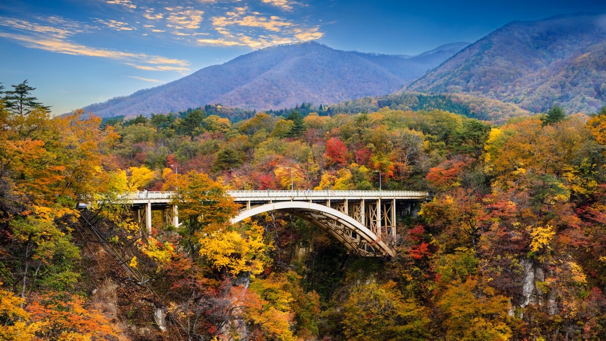 宮城縣鳴子峽。