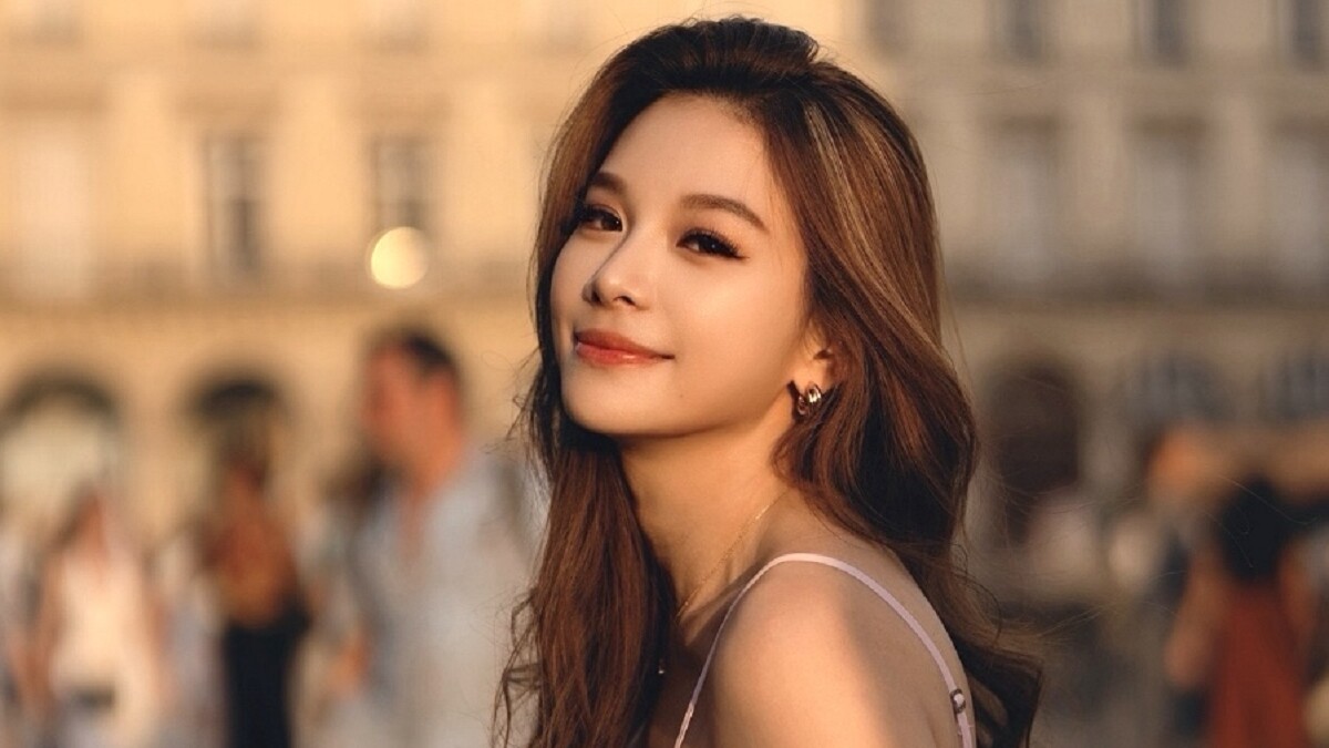 「在快節奏裡，活出自己的步調。」 艾莉絲Iris的純淨哲學，讓女人在真實裡閃光