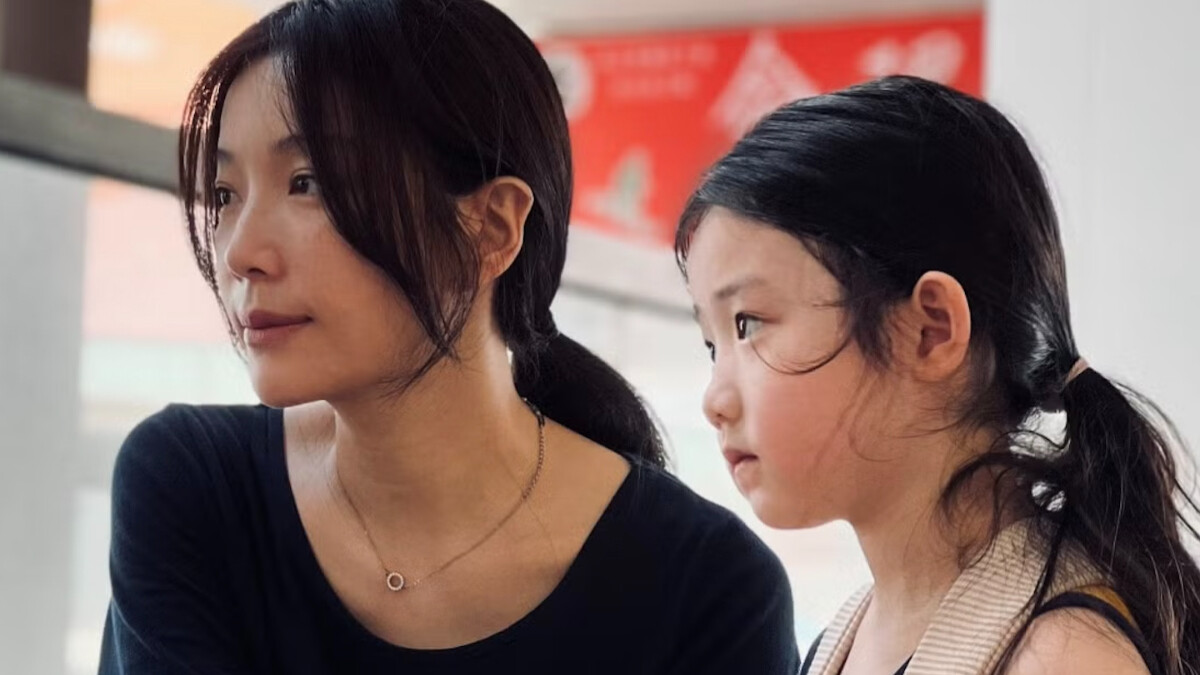 《左撇子女孩》8大看點，外公的一句話，突顯重要他人評價拉扯出的情感張力