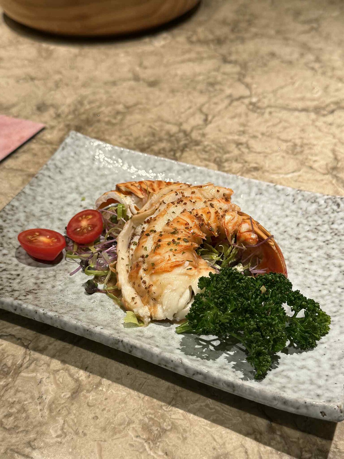 龍蝦佐芥籽沙拉醬