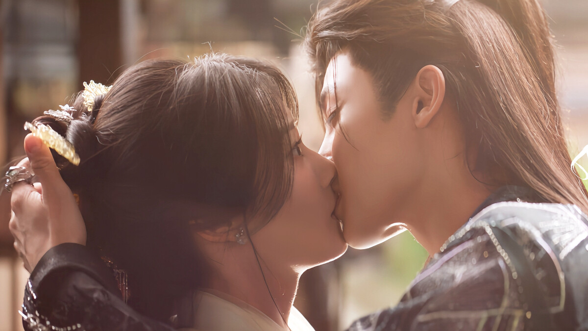 《入青雲》小說劇版差異：紀伯宰「器大活好」真海王？瞞著明意娶妻、二十七是高大護衛、明意也有後宮男寵