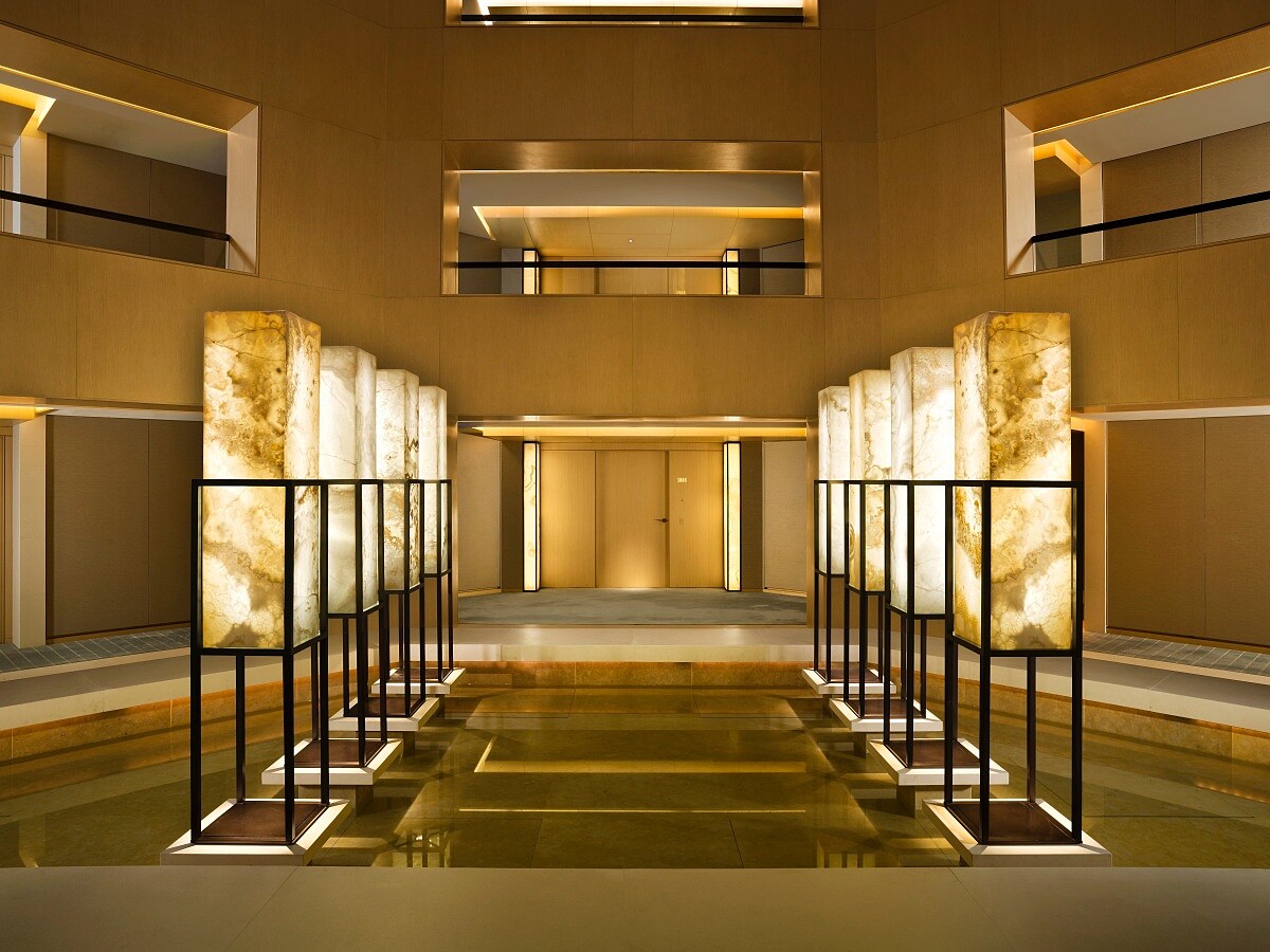 Upper House Hong Kong 位居第10名。