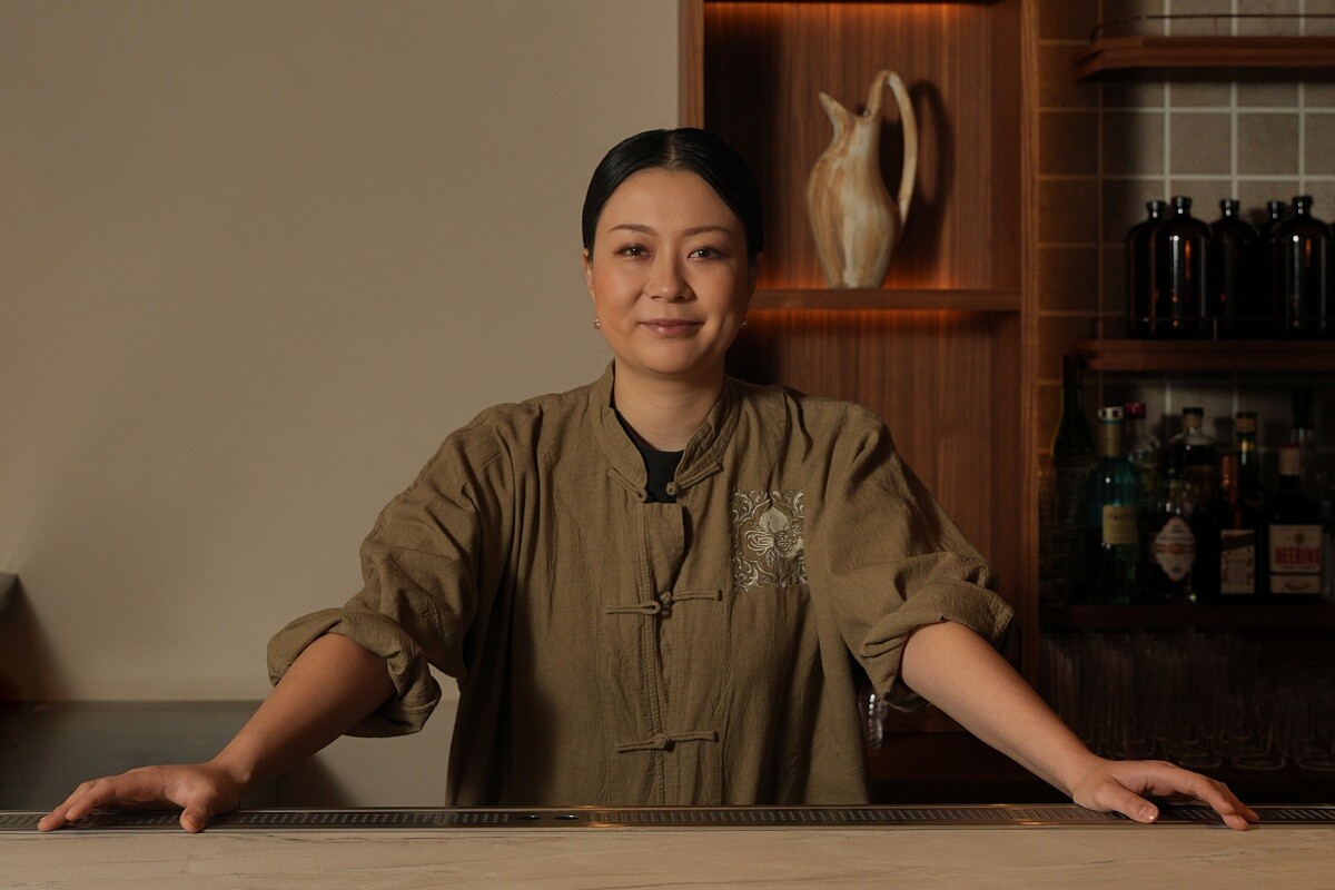 Yumi Yoshino（吉野優美）擔任首席調酒師。