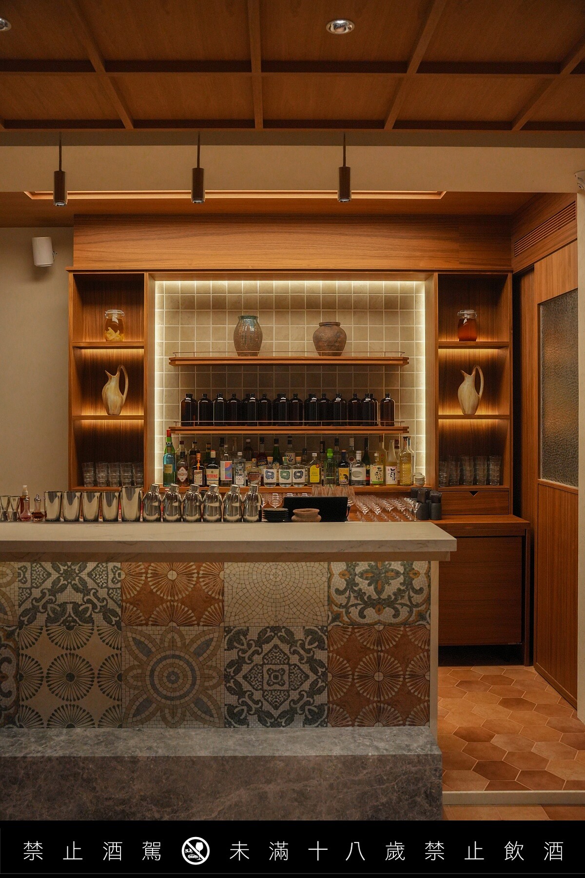 以「從土壤而生」為主題打造空間。